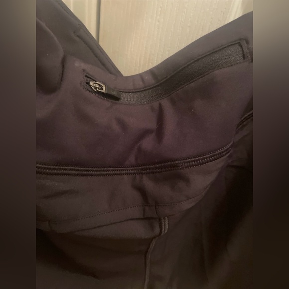 Women’s all black crz yoga shorts size large - Picture 6 of 10